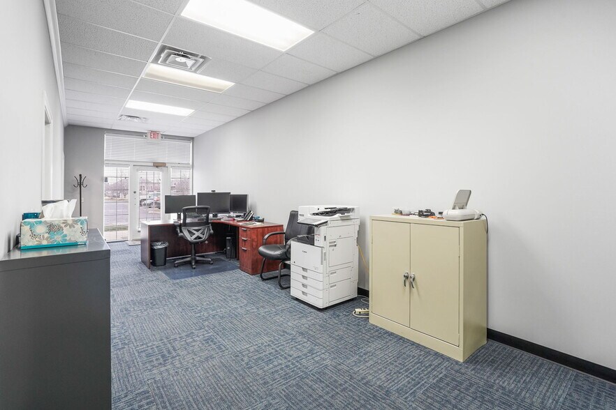More Photos Of 9743-9757 Fairway Dr, Powell Office For Sale