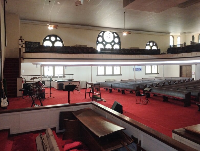 More Photos Of 906 Elm St, Coffeyville Religious Facility For Sale