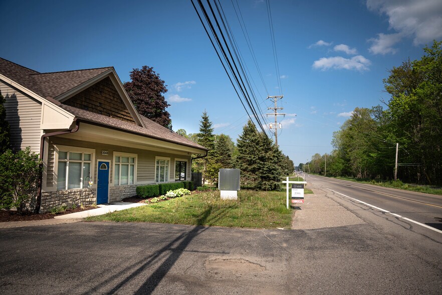 More Photos Of 3048 W Clarkston Rd, Lake Orion Office Residential For Sale