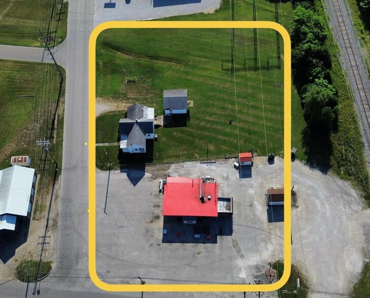 More Photos Of 2002 15th St, Lawrenceville General Retail For Sale