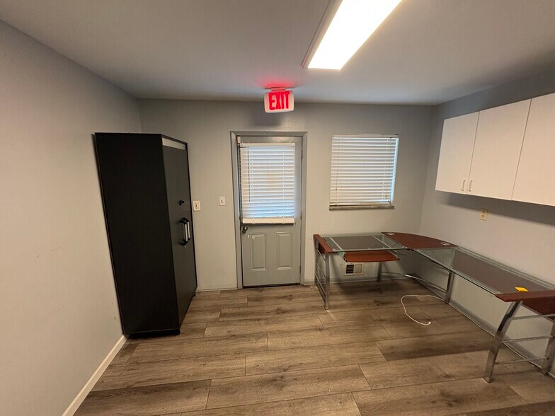 More Photos Of 2417 Candler Rd, Decatur Office For Lease