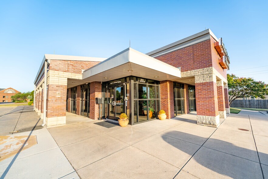 More Photos Of 1444 N Central Expy, McKinney Office For Sale