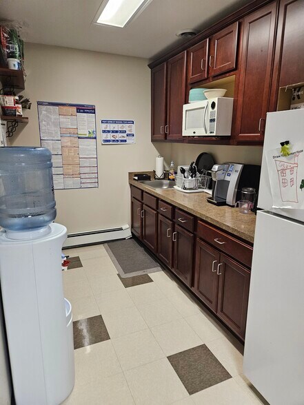 More Photos Of 3685 Quakerbridge Rd, Hamilton Office For Sale