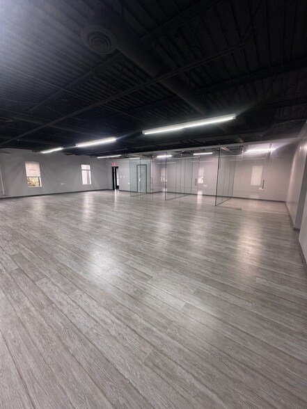 More Photos Of 2468-2470 Industrial Row Dr, Troy Warehouse For Lease