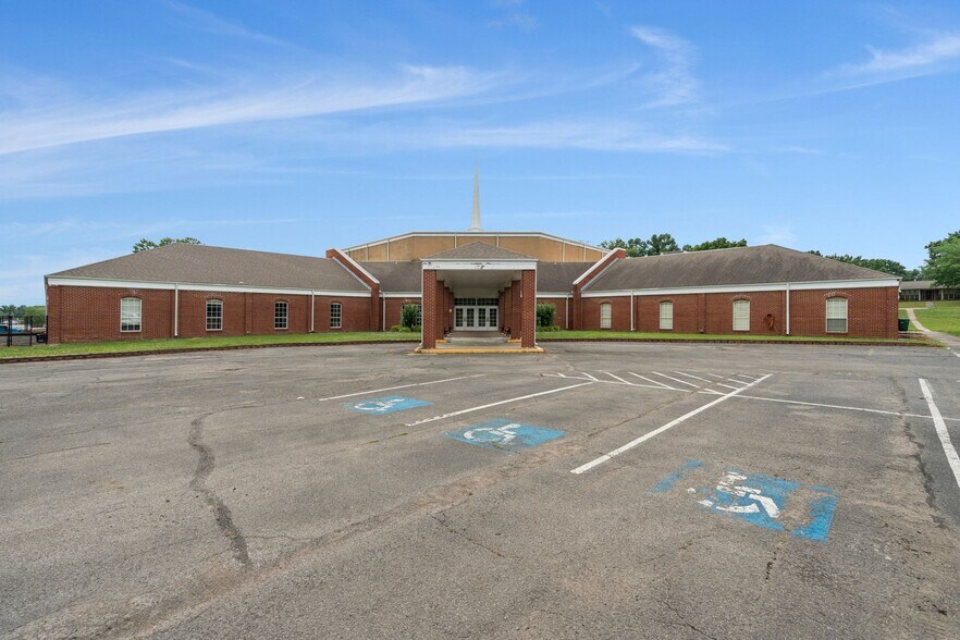 Primary Photo Of 1101 N Wheeler Ave, Sallisaw Religious Facility For Sale