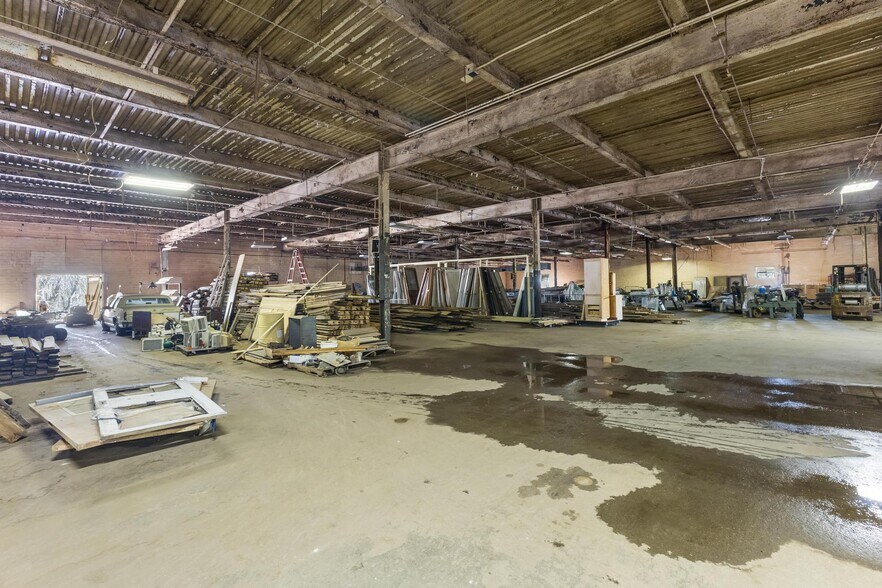 More Photos Of 115 Mill St, Warrenville Manufacturing For Sale