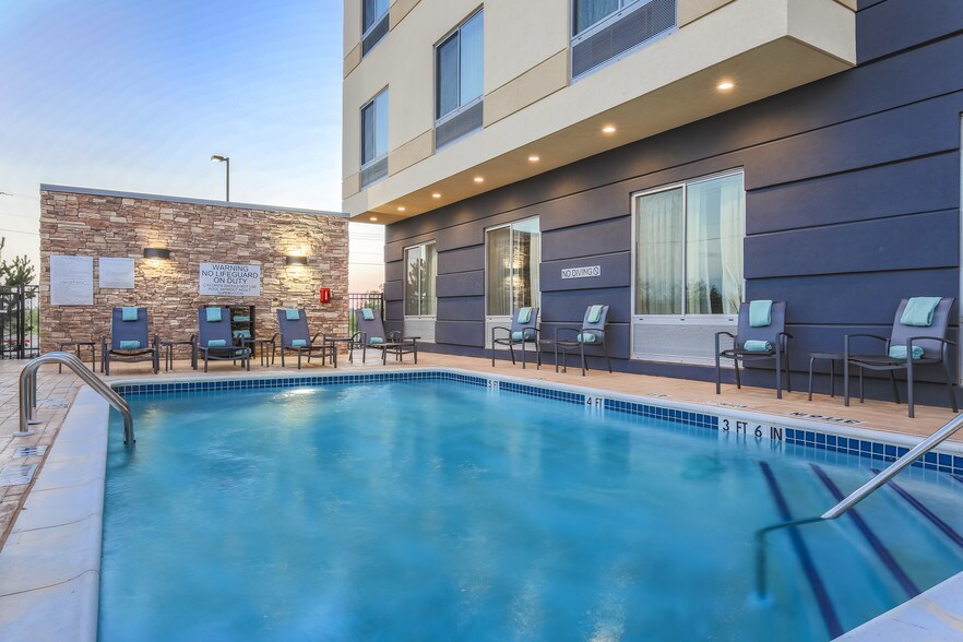 More Photos Of 5207 Big Spring Hwy, Snyder Hotel For Sale