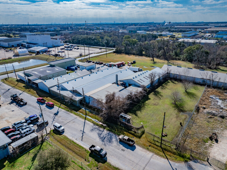 More Photos Of 7403 Wright Rd, Houston Manufacturing For Lease