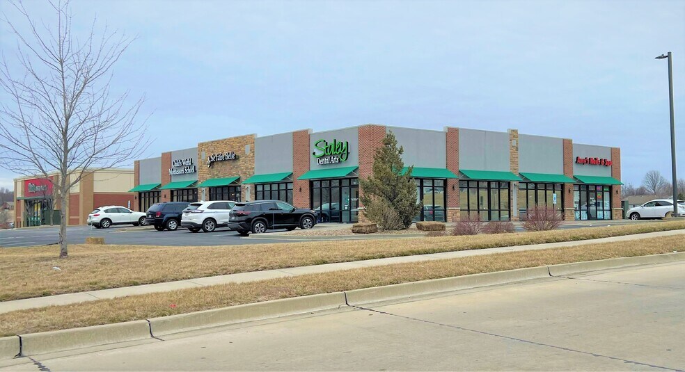More Photos Of 500 NE 107th St, Kansas City Freestanding For Lease