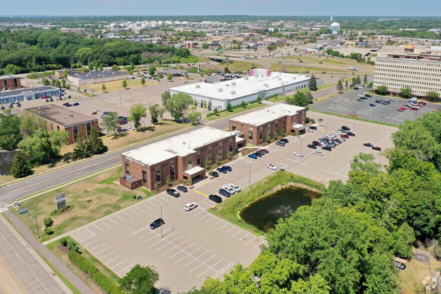 More Photos Of 1711 W County Road B, Roseville Office For Lease