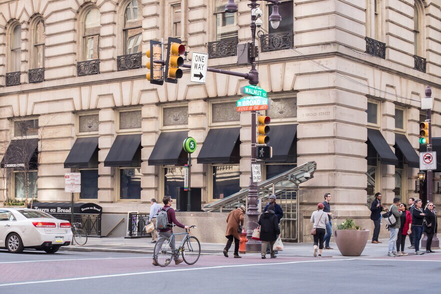 More Photos Of 200 S Broad St, Philadelphia Office For Lease