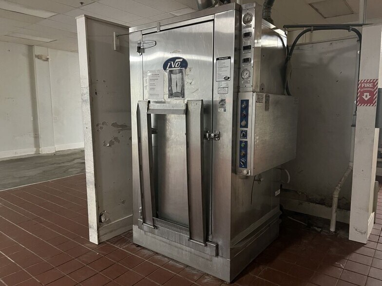 More Photos Of 4 Pin Oak Dr, Branford Industrial For Lease