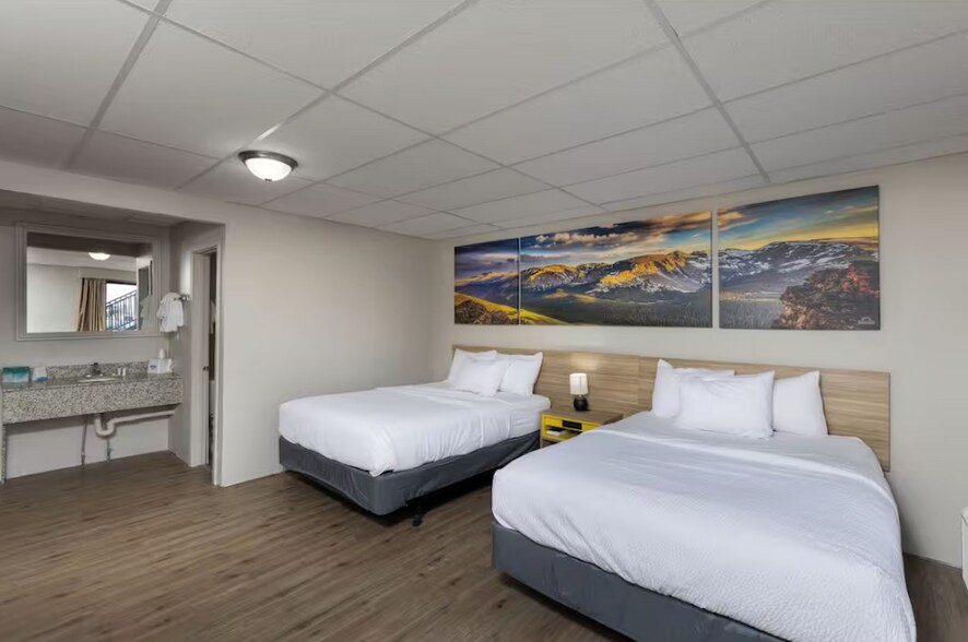More Photos Of 109 16th St, Wheatland Hotel For Sale