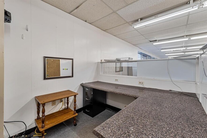 More Photos Of 411 Solida Rd, South Point Storefront For Sale