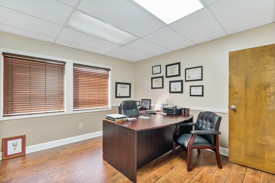 More Photos Of 428 Hospital Drive, Columbus Medical For Sale