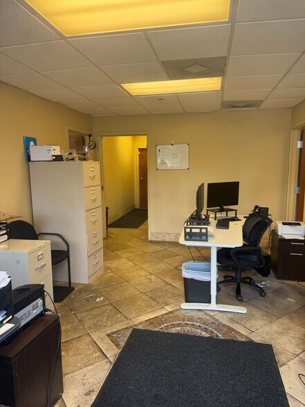 More Photos Of 2814 Mercury Rd, Jacksonville Warehouse For Sale