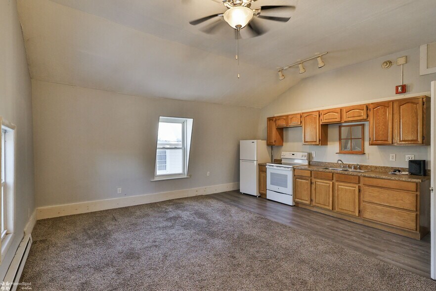 More Photos Of 38 W Central Ave, Bangor Apartments For Sale