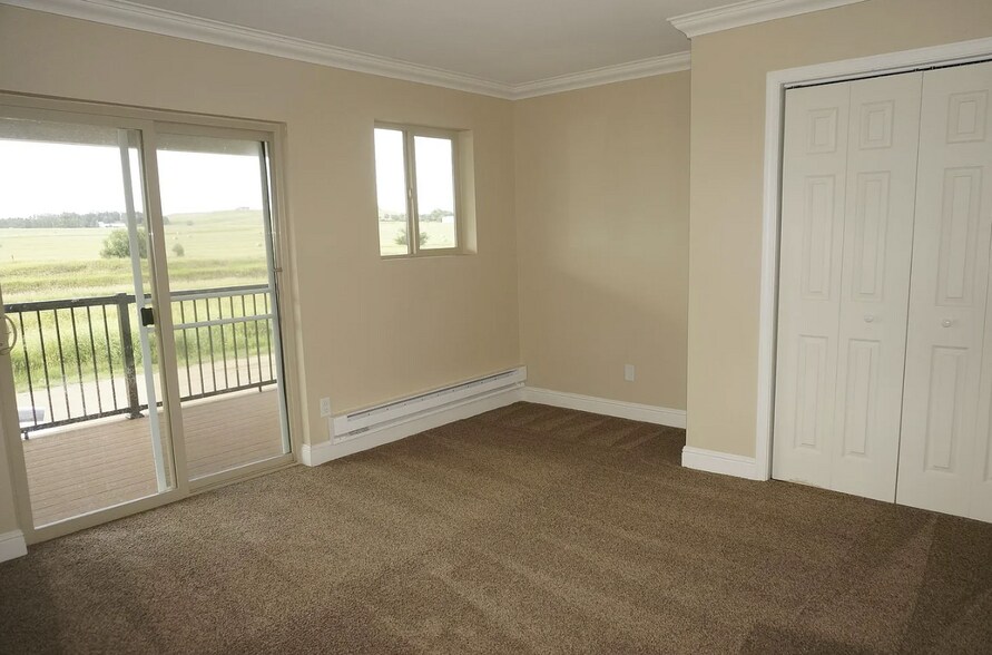 More Photos Of 1005 Main St, Gladstone Apartments For Sale