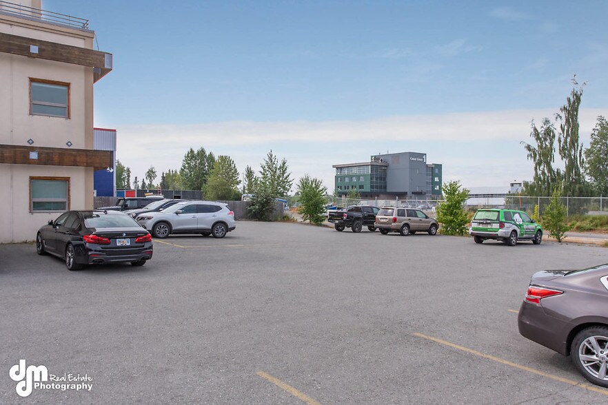 More Photos Of 8801-8811 Toloff St, Anchorage Office For Sale