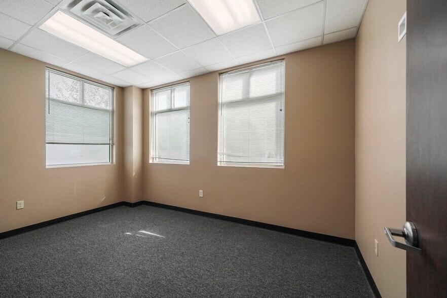 More Photos Of 3115 College Park Dr, Conroe Medical For Lease