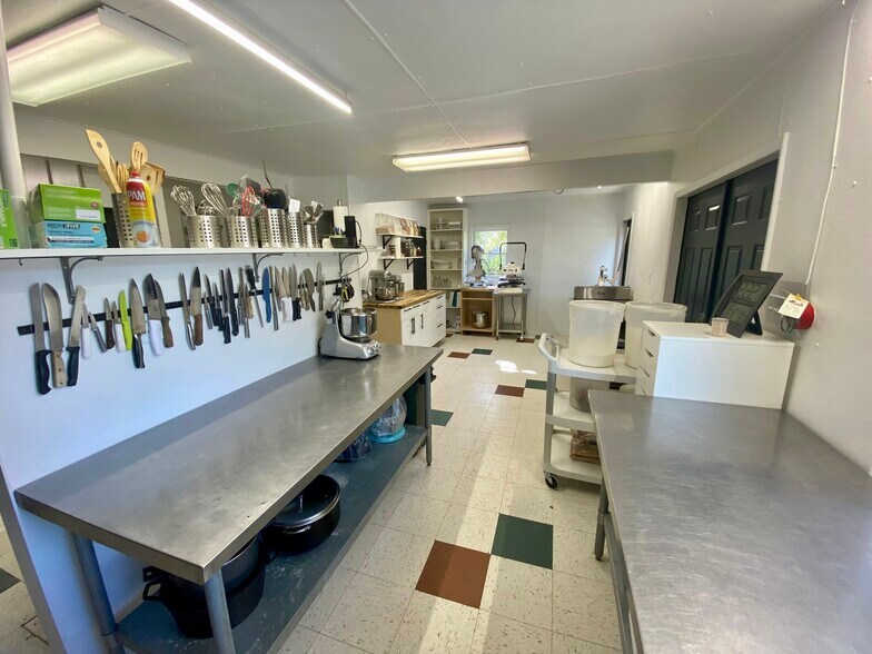 More Photos Of 730 Granite Ave, Shelby Specialty For Sale