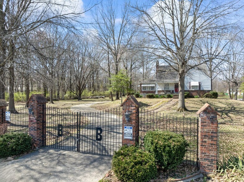 More Photos Of 9204 National Tpke, Fairdale Land For Sale