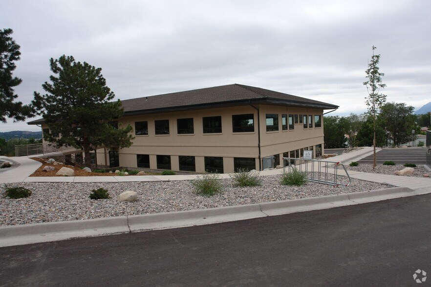 More Photos Of 910 Pinon Ranch Vw, Colorado Springs Office For Lease