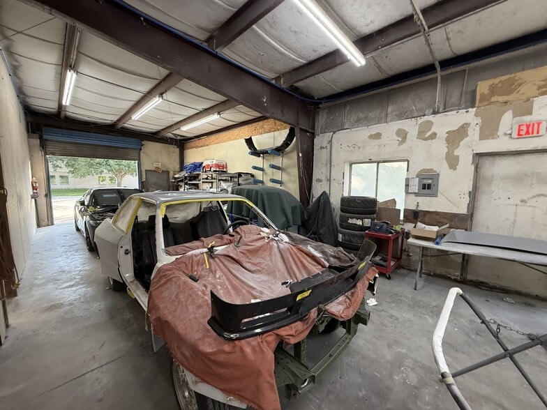 More Photos Of 5508 Benchmark Ln, Sanford Warehouse For Sale