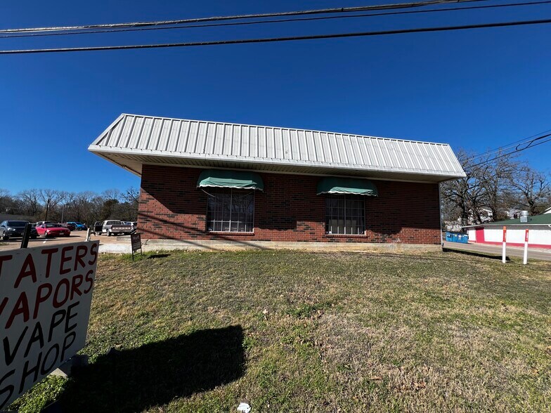 More Photos Of 1101 W Commerce St, Buffalo Storefront Retail Office For Sale