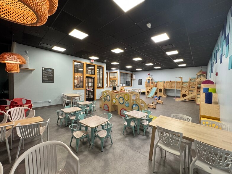 More Photos Of 5 Broad St, Stamford Fast Food For Lease