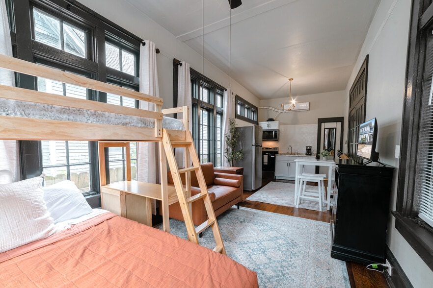 More Photos Of 207 Michigan Ave, Mobile Multifamily For Sale