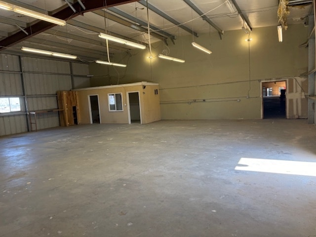 More Photos Of 19331-19441 Neuralia Rd, California City Warehouse For Sale
