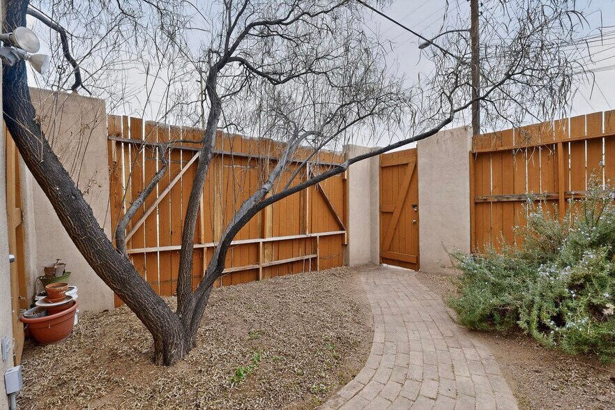 More Photos Of 501-505 14th St NW, Albuquerque Office Residential For Lease