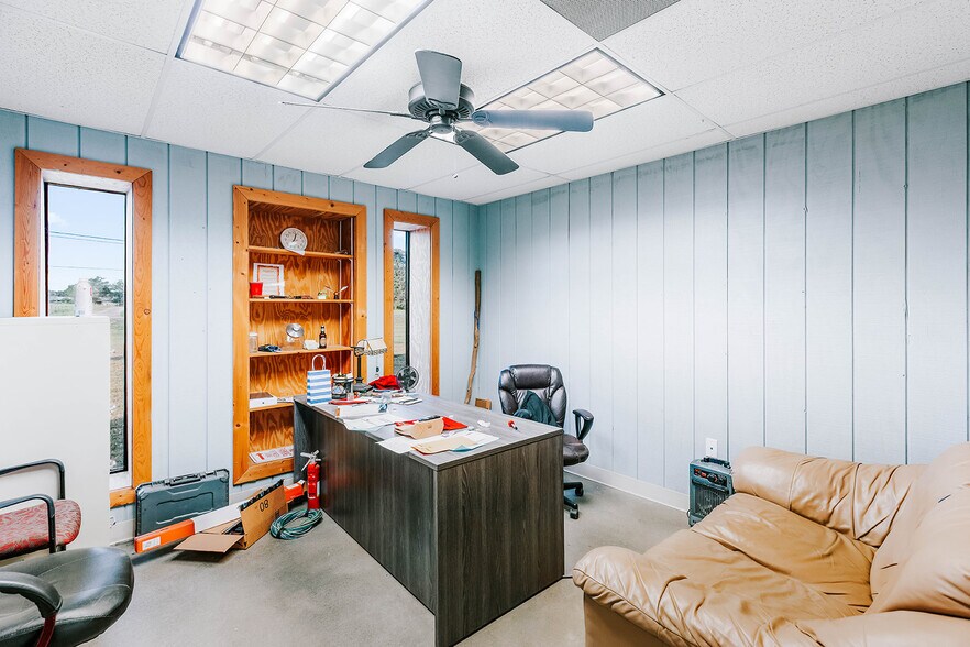 More Photos Of 4900 Highway 98 E, Comer Warehouse For Sale