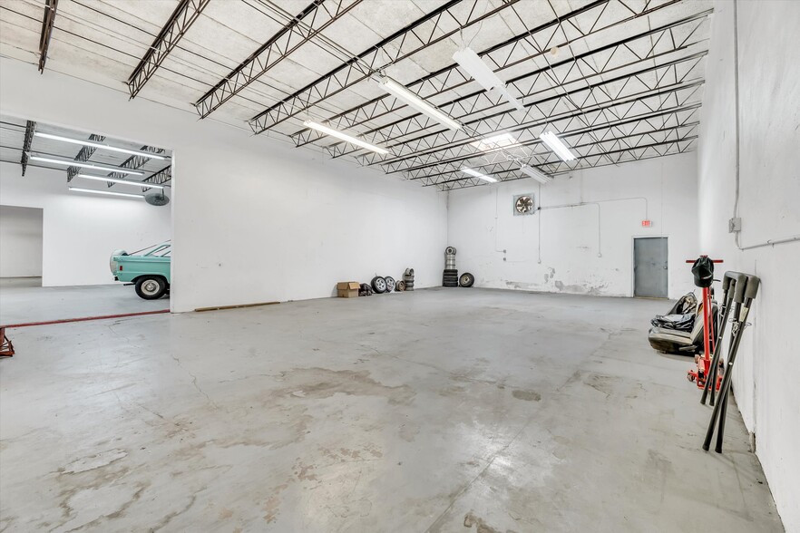 More Photos Of 224 NE 32nd Ct, Oakland Park Warehouse For Sale