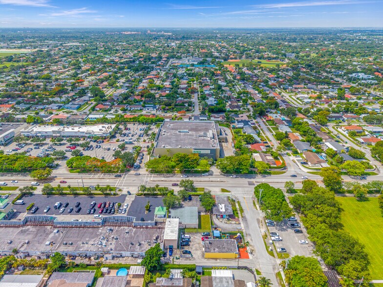 More Photos Of 9465 SW 56th St, Miami Freestanding For Sale