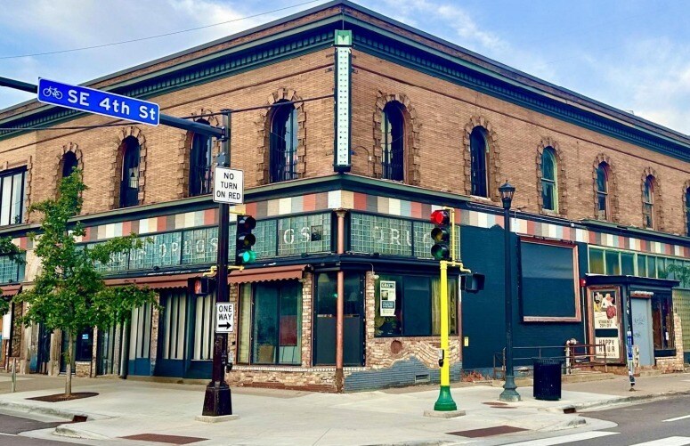 Primary Photo Of 325 14th Ave SE, Minneapolis Restaurant For Sale