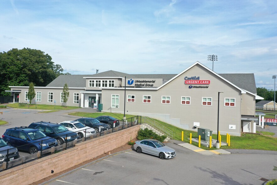 More Photos Of 333 SW Cutoff, Northborough Medical For Lease