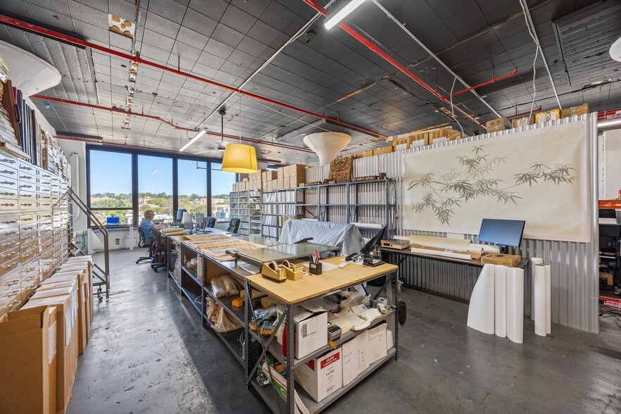 More Photos Of 184-10-184-60 Jamaica Ave, Jamaica Manufacturing For Lease