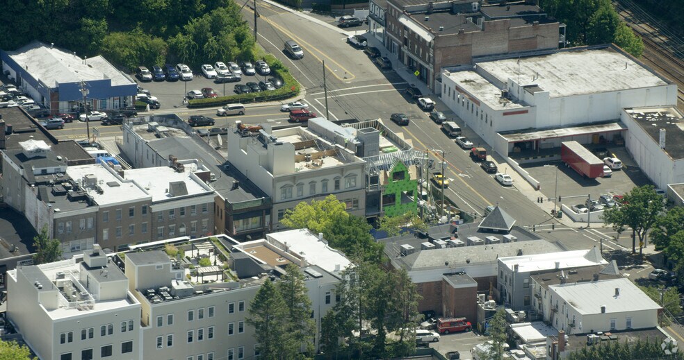 More Photos Of 415-417 Greenwich Ave, Greenwich General Retail For Lease