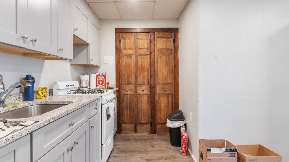 More Photos Of 393 Waterman Ave, East Providence Apartments For Sale