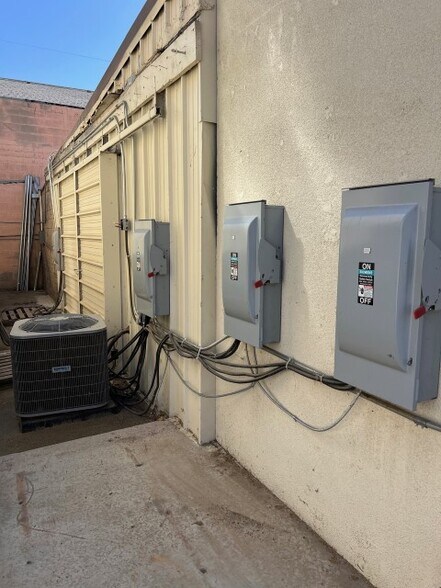 More Photos Of 1010 34th St, Bakersfield Warehouse For Sale