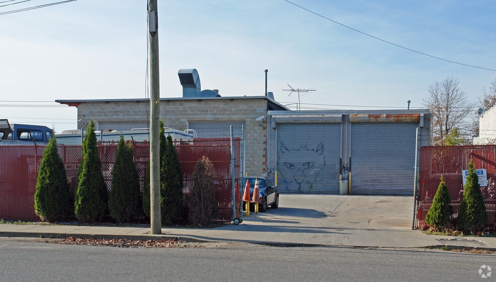 More Photos Of 1875 Lakeland Ave, Ronkonkoma Auto Repair For Sale