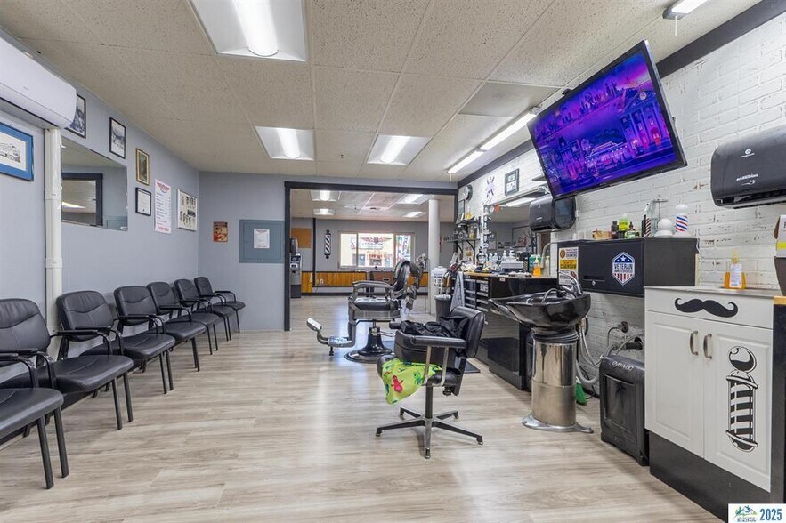 More Photos Of 55 S Sacramento St, Susanville Flex For Sale