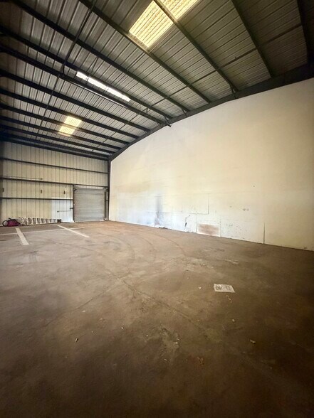 More Photos Of 73-5577 Lawehana St, Kailua Kona Warehouse For Lease