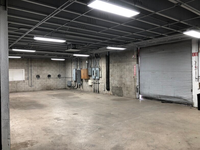More Photos Of 901 S 1st St, Las Vegas Warehouse For Lease