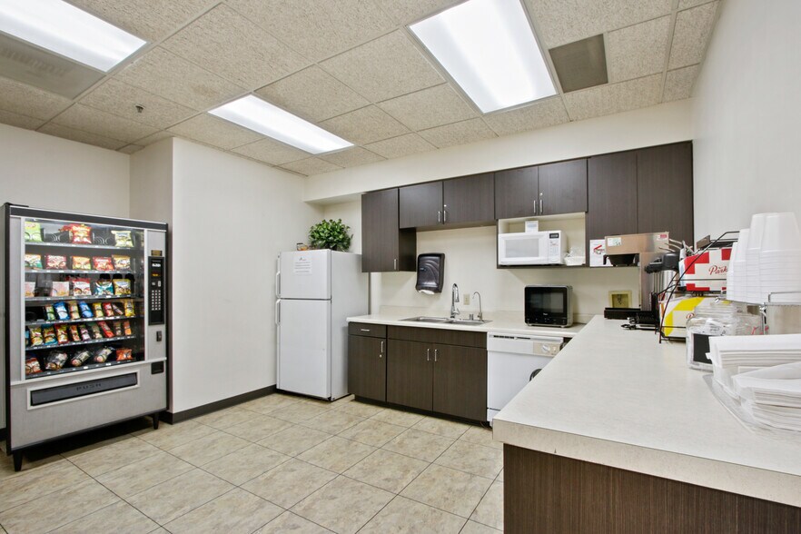 More Photos Of 100 N Barranca St, West Covina Office For Lease