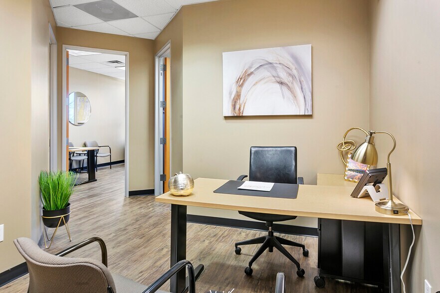 More Photos Of 9375 E Shea Blvd, Scottsdale Coworking Space