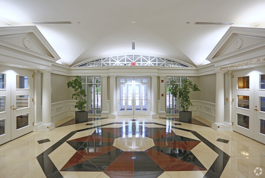 More Photos Of 4064 Colony Rd, Charlotte Office For Lease