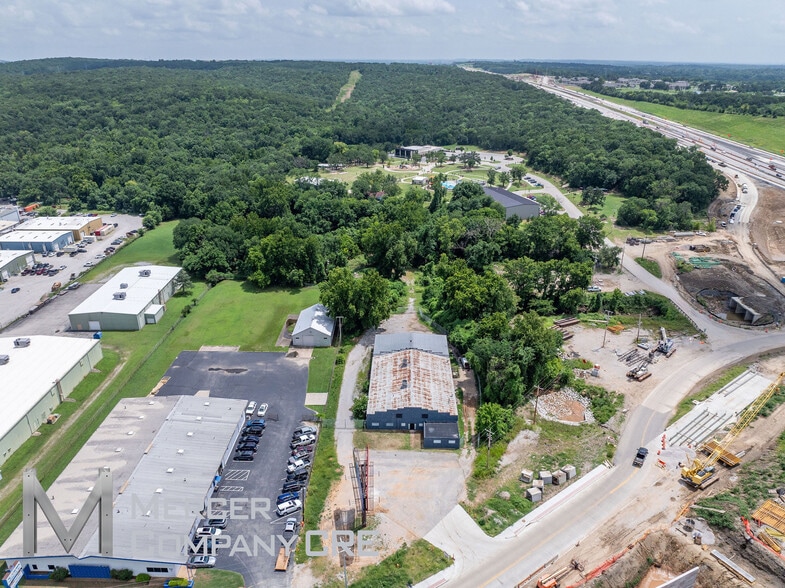 More Photos Of 920 W Skelly Dr, Tulsa Manufacturing For Sale